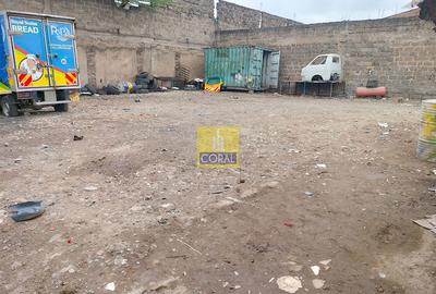 Warehouse with Parking in Industrial Area - 2