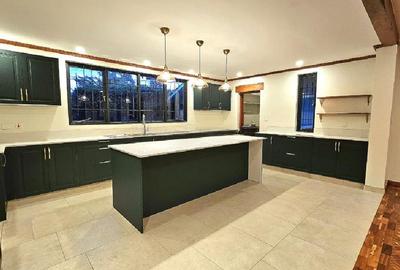4 Bed Townhouse with En Suite in Lavington - 4