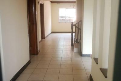 4 Bed Villa with En Suite in Westlands Area - 2