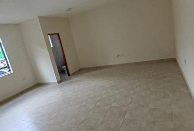11,696 ft² Warehouse with Fibre Internet in Ruaraka - 2