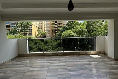 3 Bed Apartment with En Suite at Riverside Drive - 2