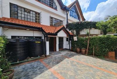 5 Bed Townhouse with En Suite in Westlands Area