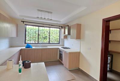 4 Bed Townhouse with En Suite at Lavington Green - 2