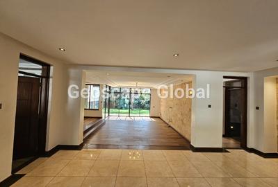 5 Bed Townhouse with En Suite in Lavington - 2