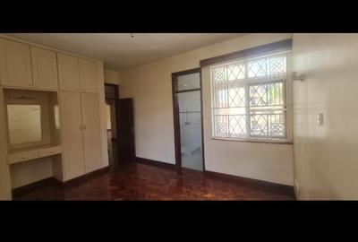 3 Bed Apartment with En Suite in Rhapta Road - 4