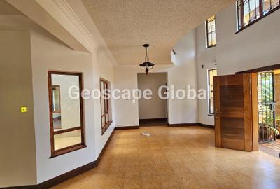 5 Bed House with En Suite in Runda - 2