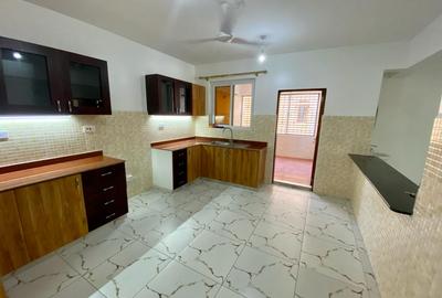 3 Bed Apartment with En Suite at 1St Avanue - 3