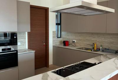 Serviced 2 Bed Apartment with En Suite at Riverside Drive - 4