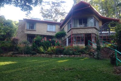 5 Bed Townhouse with En Suite in Kitisuru