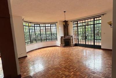 5 Bed Townhouse with En Suite in Lavington - 4