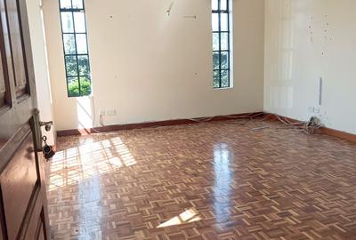 4 Bed House with En Suite in Kitisuru - 4