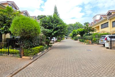 5 Bed Townhouse with En Suite at Lavington Green - 4