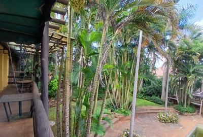 5 Bed House with En Suite in Runda - 2