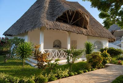 6 Bed Villa with En Suite in Watamu - 3