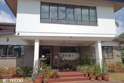 5 Bed House with En Suite at Off Un Avenue - 4