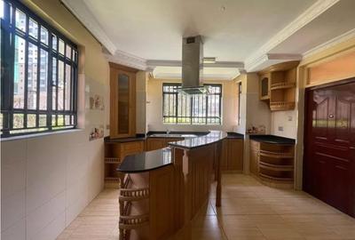 4 Bed Villa with En Suite in Lavington