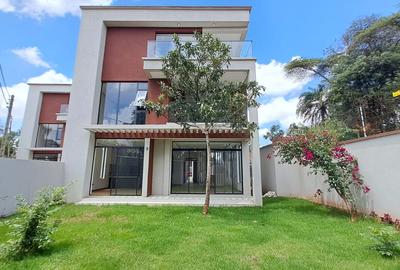 5 Bed Townhouse with En Suite in Lavington - 2