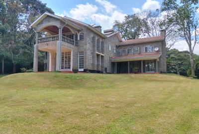 5 Bed House with En Suite at Rhino Park Road