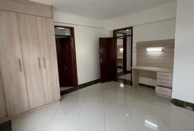 3 Bed Apartment with En Suite in Lavington - 4