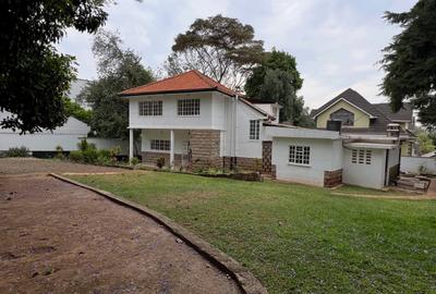 3 Bed House with En Suite at Lavington Green - 2