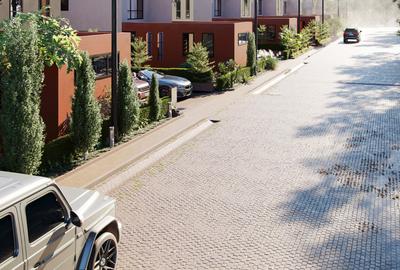 4 Bed Townhouse with En Suite at Membley - 4