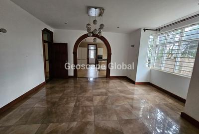5 Bed House with En Suite in Rosslyn - 2