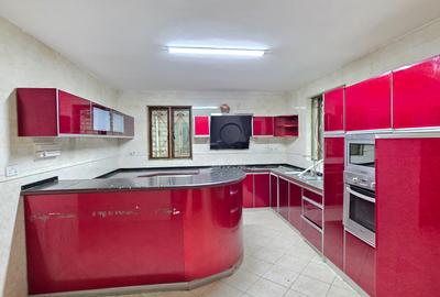 4 Bed Townhouse with En Suite at Lavington Green - 2