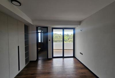 3 Bed Apartment with En Suite in Kitisuru