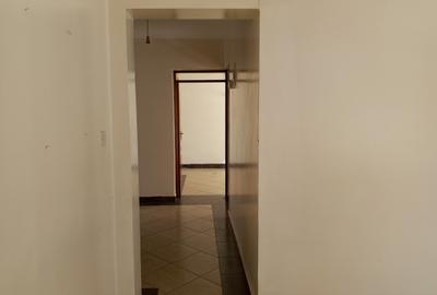 3 Bed Apartment with En Suite in Kilimani - 4
