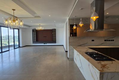 4 Bed Apartment with En Suite at Riverside - 2