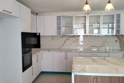 7 Bed Townhouse with En Suite in Runda - 2