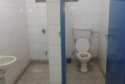 6,950 ft² Warehouse with Service Charge Included in Industrial Area - 4