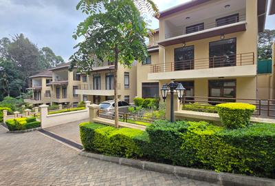 5 Bed Townhouse with En Suite at Lavington Green
