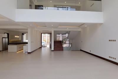 5 Bed House with En Suite at Peponi - 2