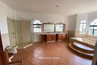 5 Bed House with Garden in Runda - 3