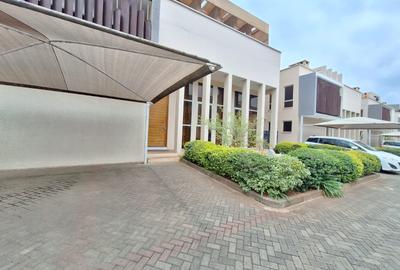 5 Bed Townhouse with En Suite at Lavington Green - 4