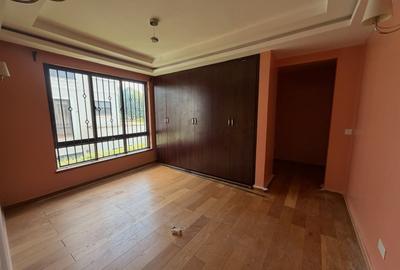4 Bed Townhouse with En Suite in Lavington - 4