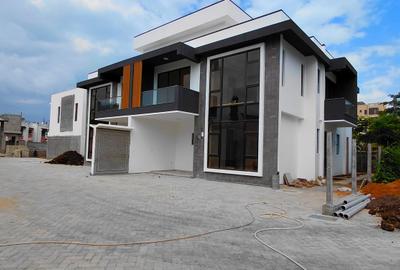 5 Bed Villa with En Suite at 5 Bedroom Villa - 3