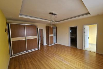 3 Bed Apartment with En Suite in Westlands Area - 4