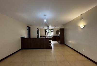 3 Bed Apartment with En Suite in Riverside - 4