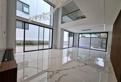 6 Bed Townhouse with En Suite in Lavington - 2