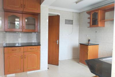 4 Bed Apartment with En Suite in Kilimani - 4