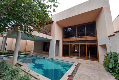 5 Bed Townhouse with En Suite at Lavington Road 66