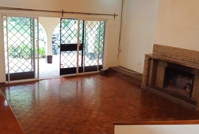 3 Bed House with En Suite in Loresho