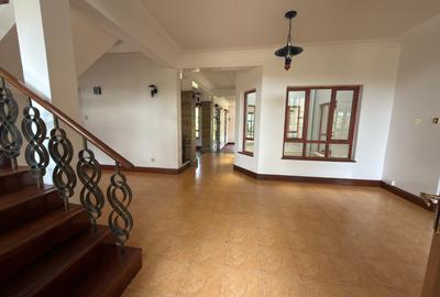 5 Bed Townhouse with En Suite in Runda - 3