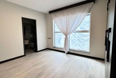 3 Bed Apartment with En Suite at Riverside Drive - 2