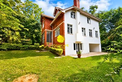 5 Bed House with En Suite in Rosslyn