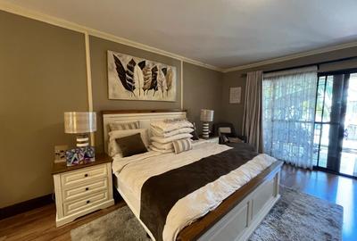 4 Bed Townhouse with En Suite in Brookside - 2