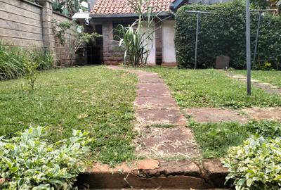 5 Bed Townhouse with En Suite in Lavington - 3