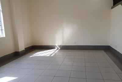 6,198 ft² Warehouse with Fibre Internet in Industrial Area - 4
